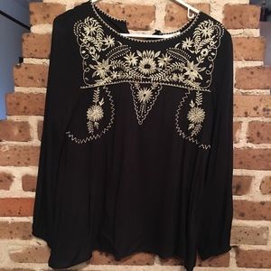 Boutique Jodifl embroidered too. Small. NWT